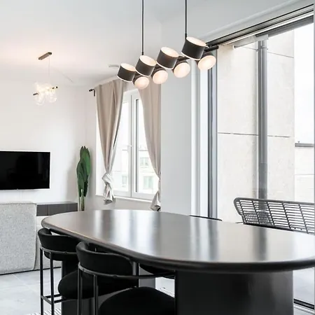 Lux 1br King Bed, Balcony, Near Center Appartement *