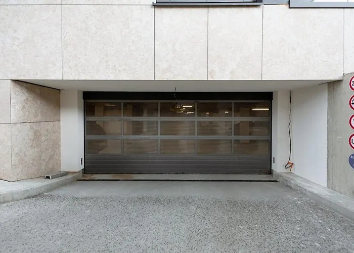 아파트 Lux 1br King Bed, Balcony, Near Center *