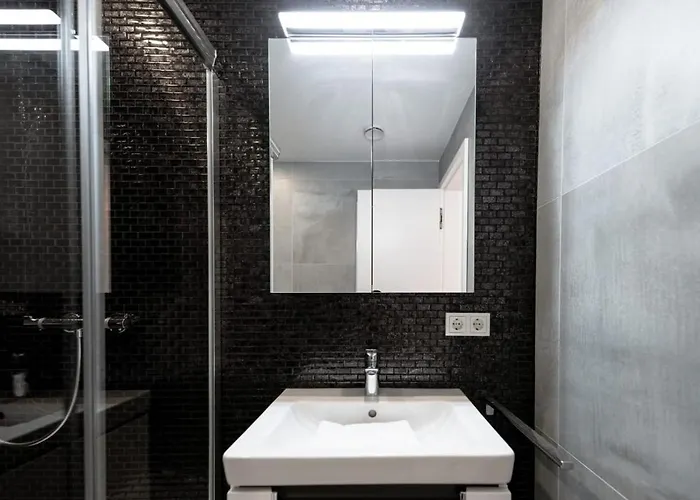 아파트 Lux 1br King Bed, Balcony, Near Center