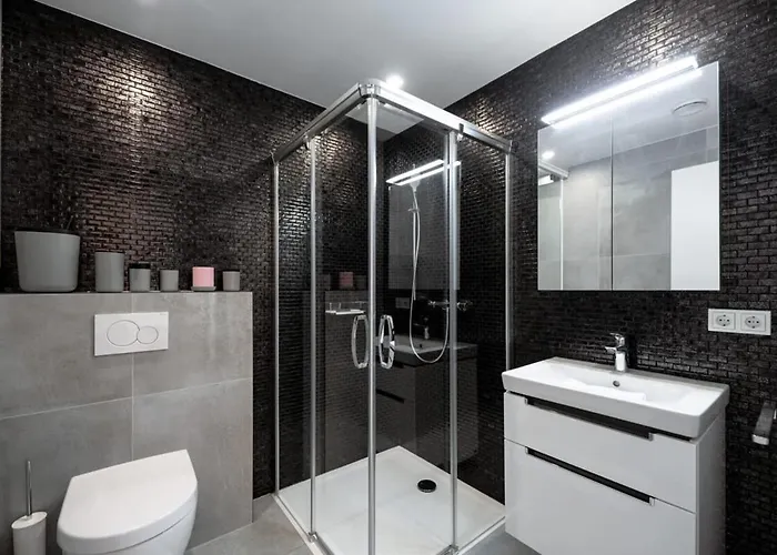 아파트 Lux 1br King Bed, Balcony, Near Center *