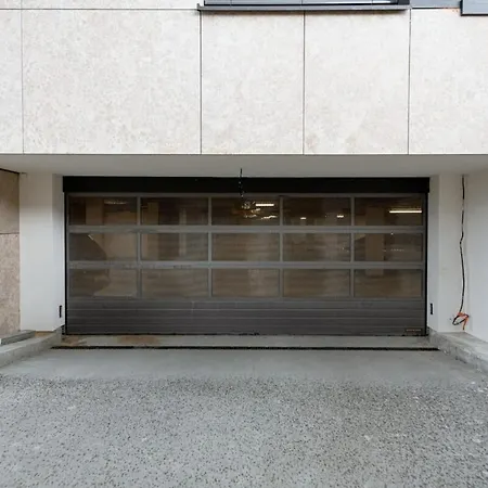 Lägenhet Lux 1br King Bed, Balcony, Near Center *