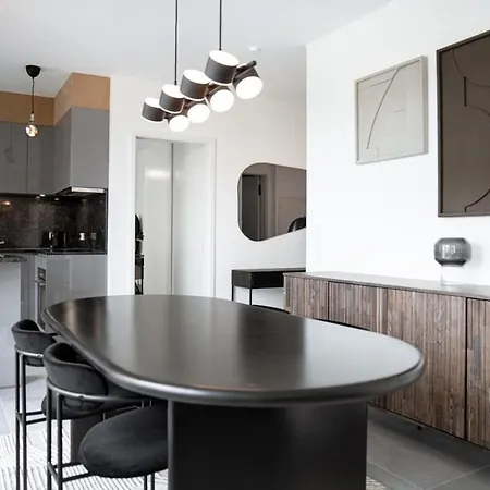 Lägenhet Lux 1br King Bed, Balcony, Near Center