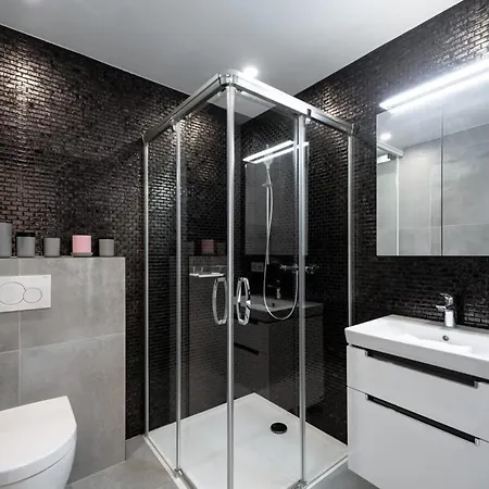 Lägenhet Lux 1br King Bed, Balcony, Near Center *